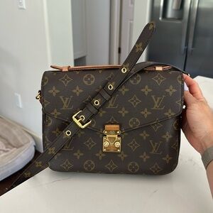 Louis Vuitton Pochette Metis